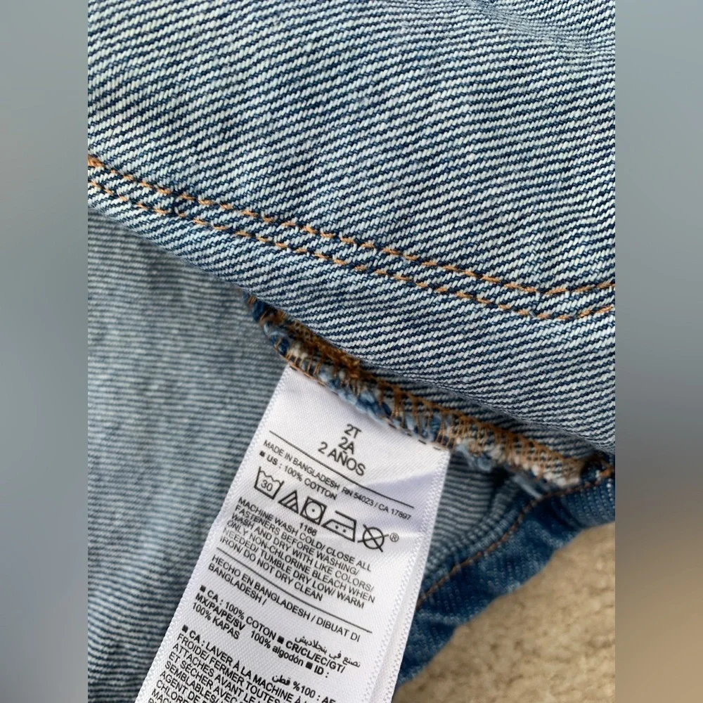 Old Navy Size 2T Denim Jean Jacket
